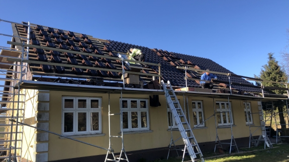 lægning af nyt tegltag
